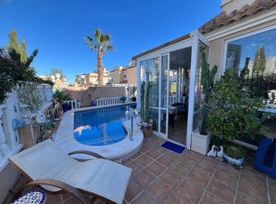 La Zenia (Orihuela Costa), Villa #CQ-M-64507
