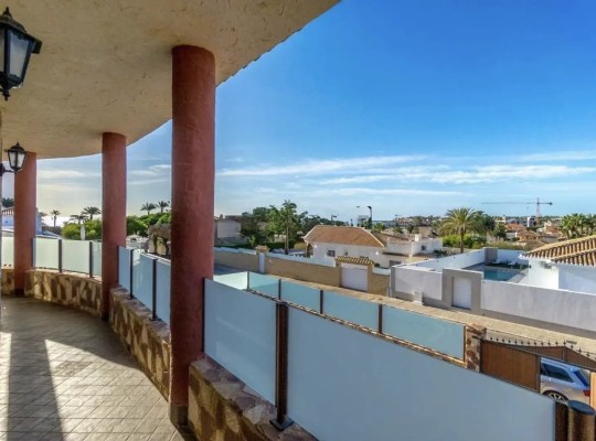Orihuela Costa (La Zenia), Villa #CQ-BG-30362