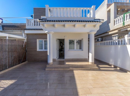 Torrevieja (El chaparral), Villa #CQ-UR-56967