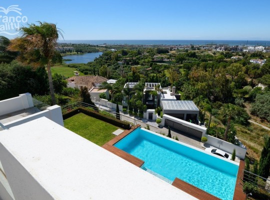 Benahavís (Costa del Sol), Villa - Detached #CM-R3924349