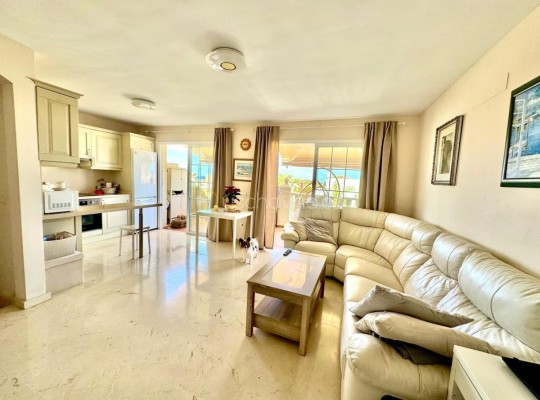 Prodej luxusního mezonetu s výhledem na moře a zahradou – Palm-Mar