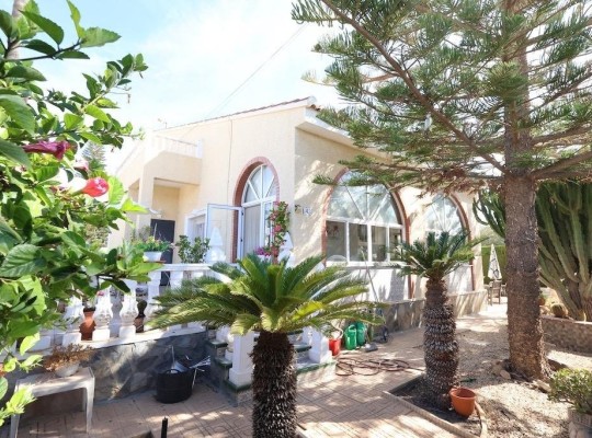Torrevieja (La Siesta - El Salado - Torreta), Villa #CQ-JM-47746