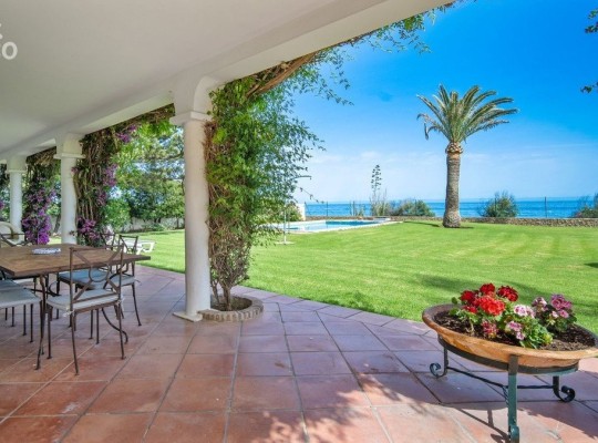 Estepona (Costa del Sol), Villa - Detached #CM-R4085143