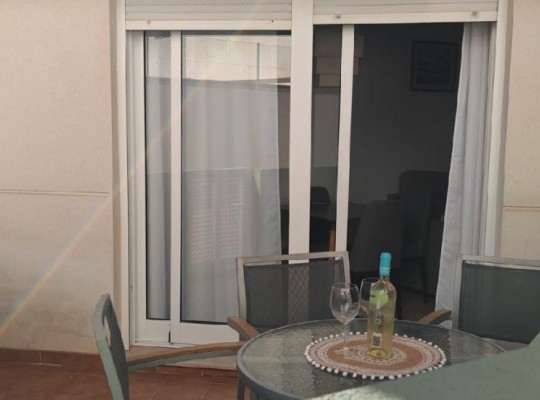 Apartmán kousek od pláže v centru Torrevieji s turistickou licencí