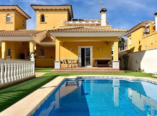 Orihuela Costa (Cabo Roig), Villa #CQ-UR-18903