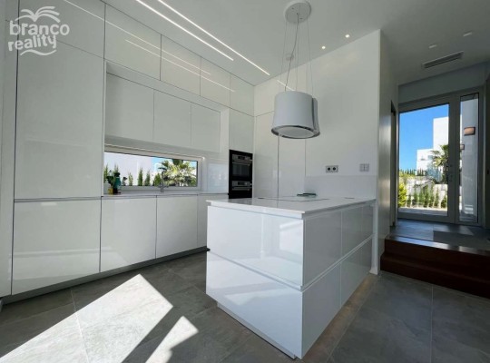 Orihuela Costa (Las Colinas Golf), Villa #CQ-WN-74854