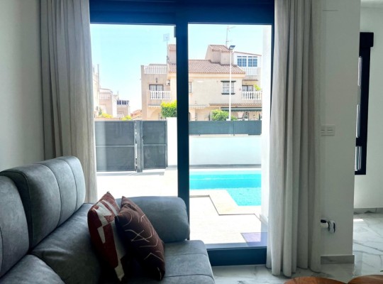 Torrevieja (La Siesta - El Salado - Torreta), Villa #CQ-PJ-37662