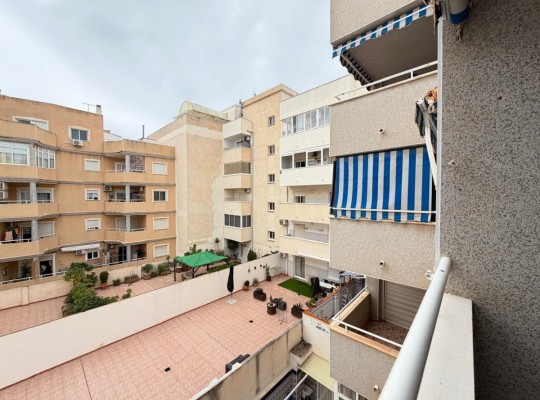 Apartmán ve výborné lokalitě, 200m od pláže Los Locos, Torrevieja