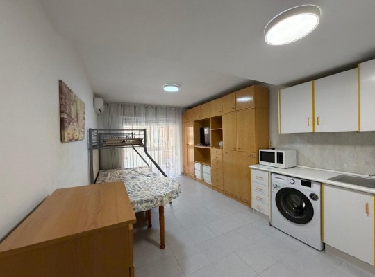 PROSTORNÉ STUDIO 350 METRŮ OD PLÁŽE DEL CURA S PROSKLENOU TERASOU