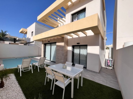 Los Montesinos (Los Montesinos - Urb. La Herrada), Villa #CQ-CB-18385