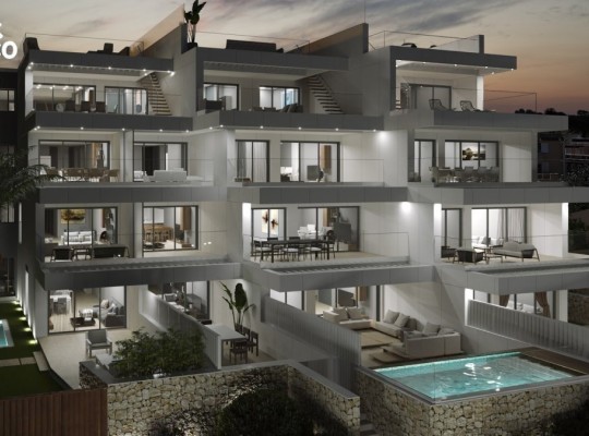 Luxusní apartmán se zahradou a soukromým bazénem první linie  Denia