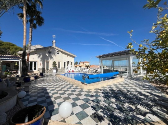 San Miguel de Salinas (Ciudad de las comunicaciones), Villa #CQ-M-54470