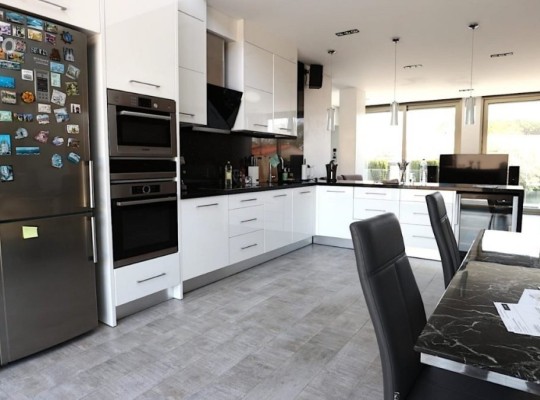 Torrevieja (Los Angeles), Villa #CQ-JM-88808