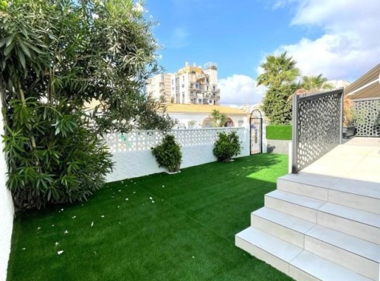 Torrevieja (Nueva Torrevieja - Aguas Nuevas), Bungalow #CQ-HS-83763
