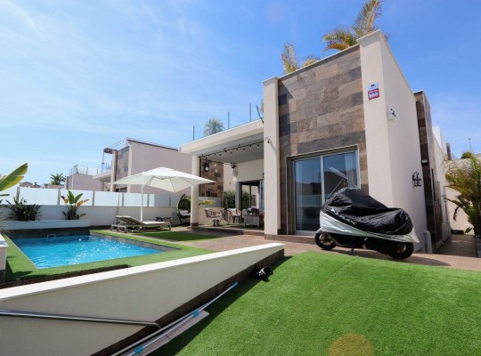Orihuela Costa (Villamartin), Villa #CQ-TS-17932