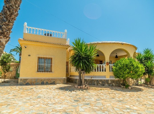 Torrevieja (La Siesta), Villa #CQ-GL-32355