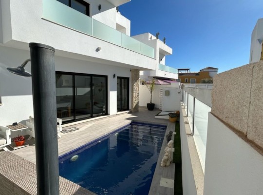 Los Montesinos (La Herrada), Villa #CQ-CB-17847