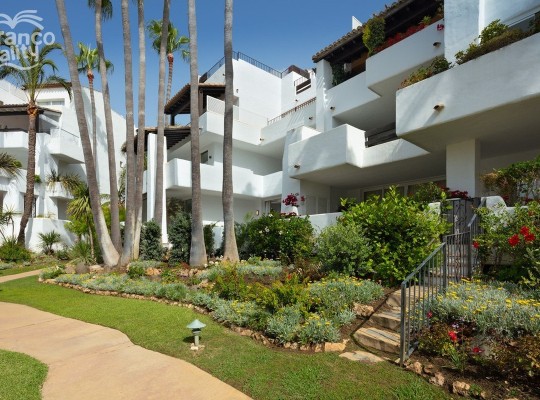 The Golden Mile (Costa del Sol), Apartment - Middle Floor #CM-R3897145