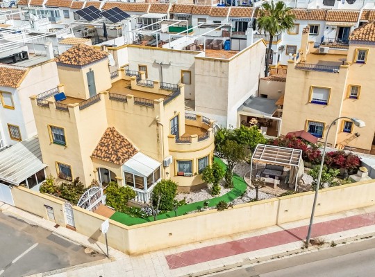 Orihuela Costa (La Zenia- Orihuela costa), Villa #CQ-TS-57021
