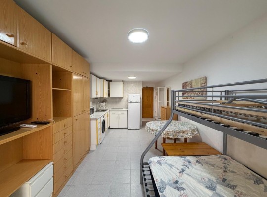 PROSTORNÉ STUDIO 350 METRŮ OD PLÁŽE DEL CURA S PROSKLENOU TERASOU