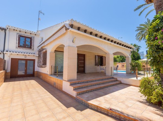 Orihuela Costa (Punta Prima), Villa #CQ-KB-42391