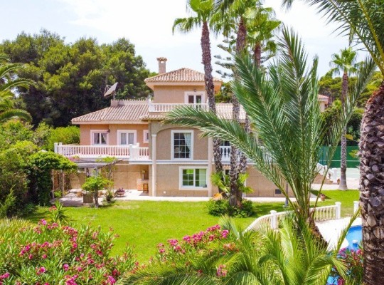 Villamartin, 
Villa   #ES-8381