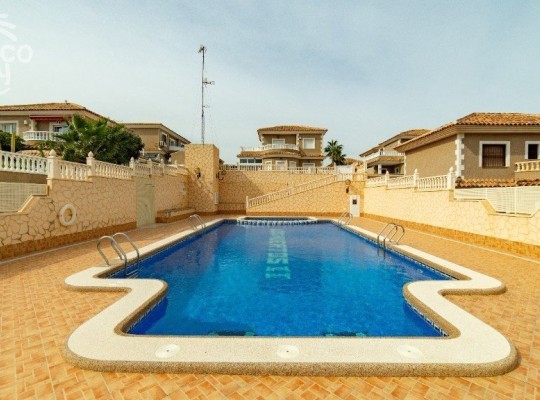 Los Altos, 
Villa   #ES-10383