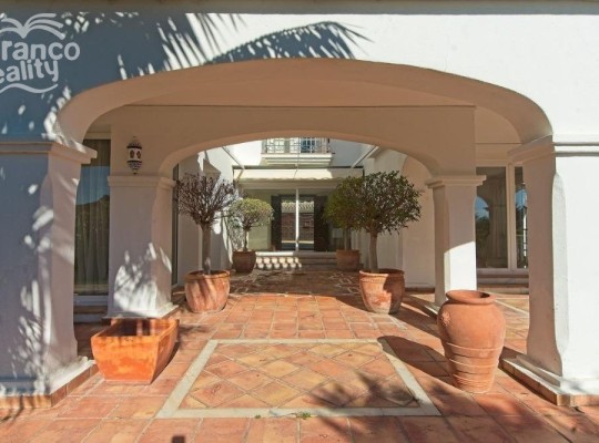 Vila v Los Monteros, Marbella East