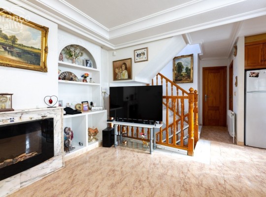 Los Altos, 
Villa   #ES-10129