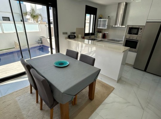 Los Montesinos (La Herrada), Villa #CQ-CB-17847