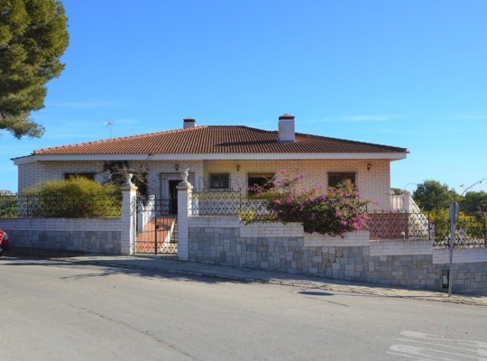 Campoamor, Villa #CQ-R-23091