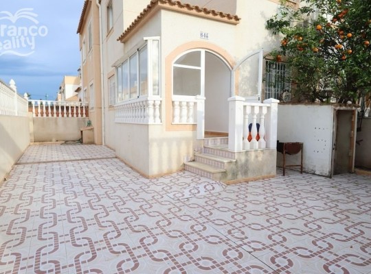 Rohový řadový dům v Altos del Limonar, Torrevieja