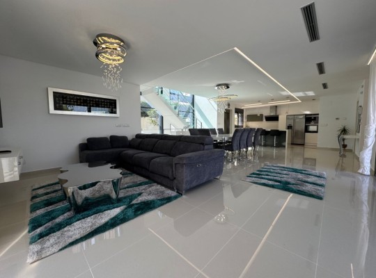 San Miguel de Salinas, Villa #CQ-BG-37958