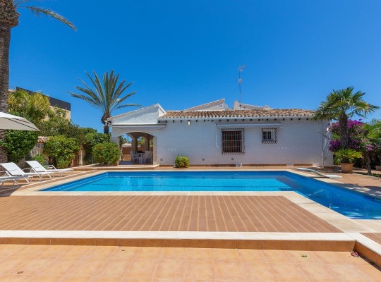 Orihuela Costa (Punta Prima), Villa #CQ-KB-42391