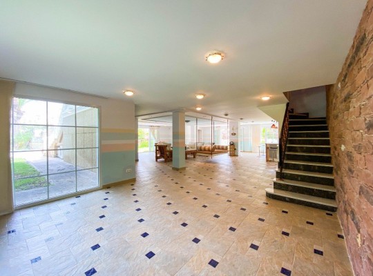 Villamartin, 
Villa   #ES-8381