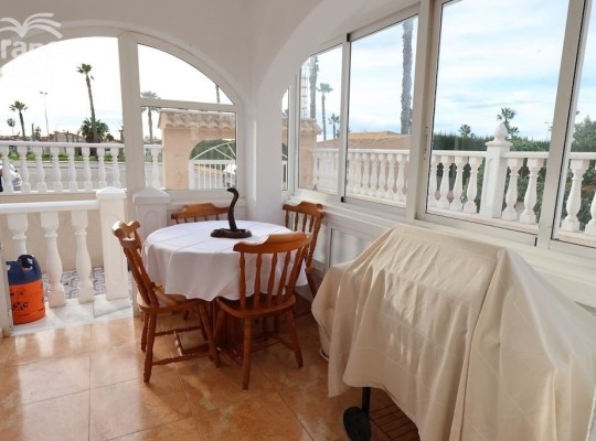 Rohový řadový dům v Altos del Limonar, Torrevieja