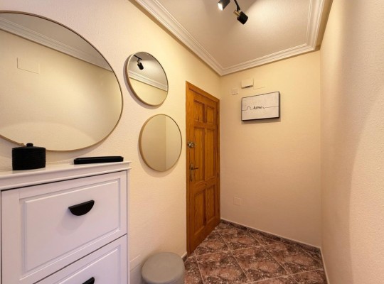 Apartmán ve výborné lokalitě, 200m od pláže Los Locos, Torrevieja