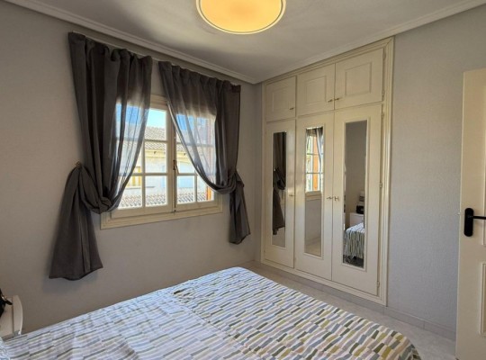 Prostorný bungalov v Punta Prima, Torrevieja