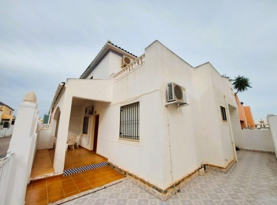 Torrevieja (Los altos), Villa #CQ-JM-37130