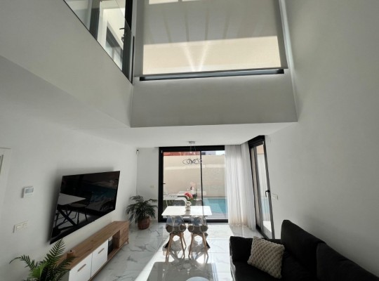 Los Montesinos (Los Montesinos - Urb. La Herrada), Villa #CQ-CB-18385