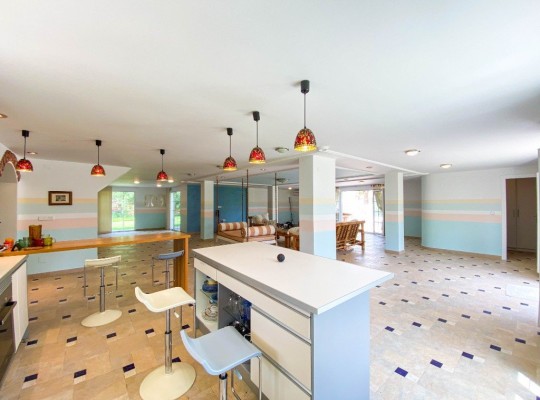 Villamartin, 
Villa   #ES-8381