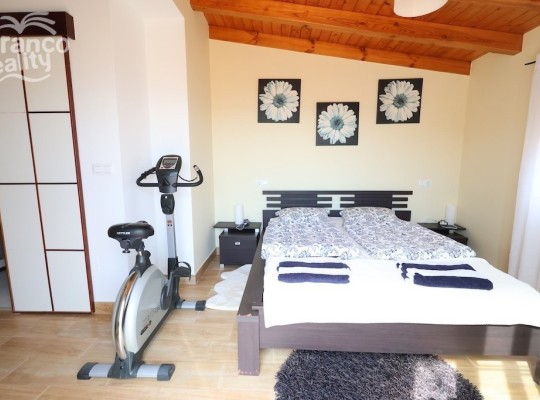 Střešní penthouse s výhledem na moře, jen 100m od pláže, Mil Palmeras