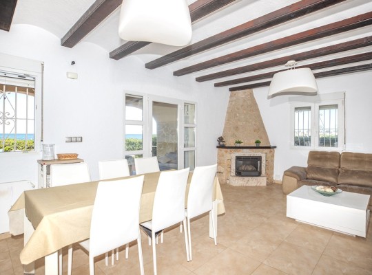 Vila na prodej v první linii s výhledem na moře v Els Poblets (Denia)