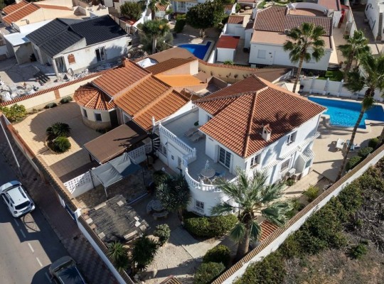 Torrevieja (El Chaparral), Villa #CQ-374