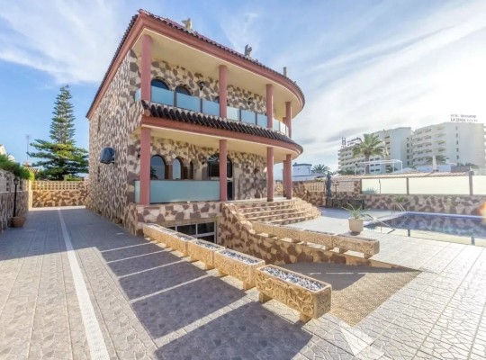 Orihuela Costa (La Zenia), Villa #CQ-BG-30362