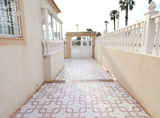 Rohový řadový dům v Altos del Limonar, Torrevieja