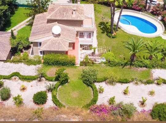 Villamartin, 
Villa   #ES-8381