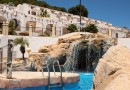 Urbanization of bungalows with spectacular views of the Mediterranean Sea and Peñón de Ifach in Calpe.