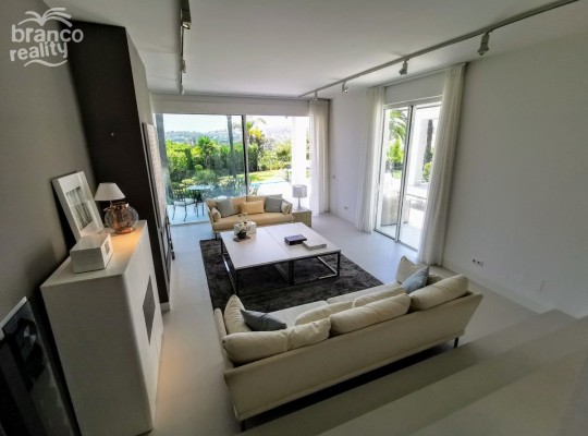 Marbella (Costa del Sol), Villa - Detached #CM-R3459355