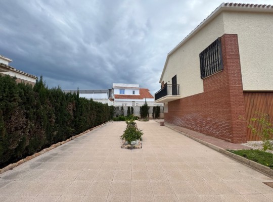 Orihuela Costa (La Zenia), Villa #CQ-BG-14298